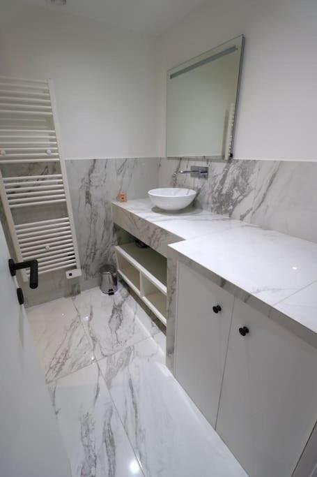 Cocon Neuf - Coeur Du 11E Apartment Париж Екстериор снимка