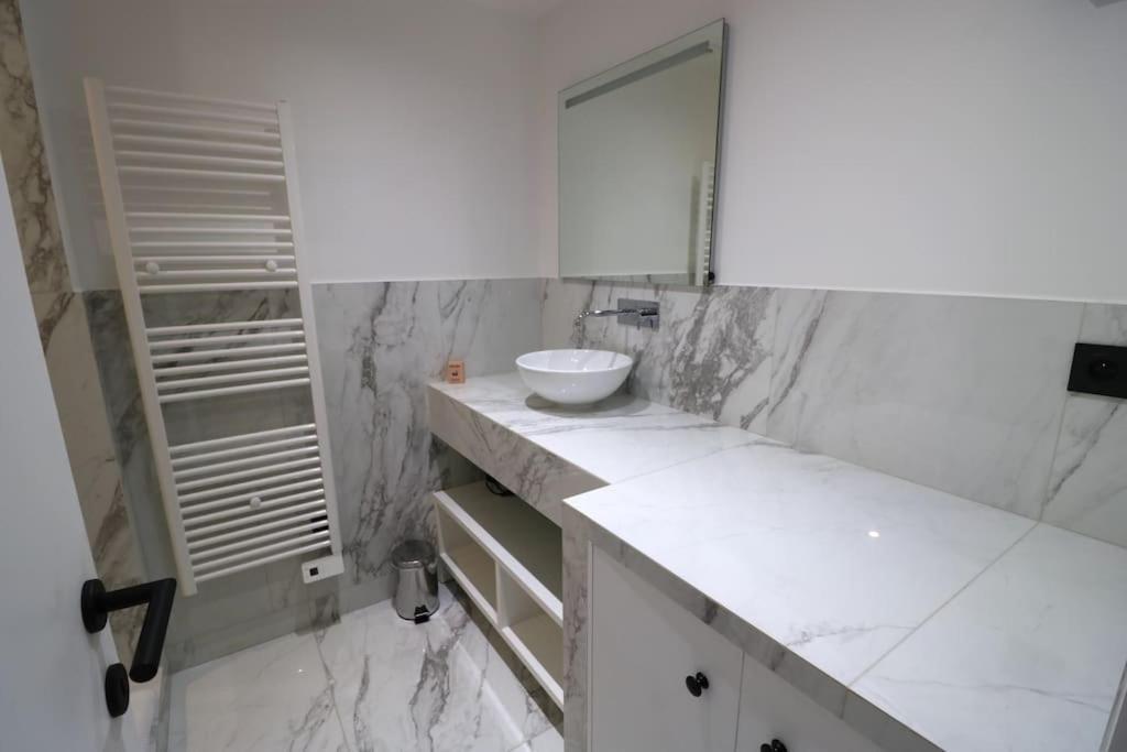 Cocon Neuf - Coeur Du 11E Apartment Париж Екстериор снимка